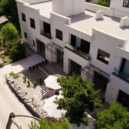 Zia Apartments バール エクステリア 写真