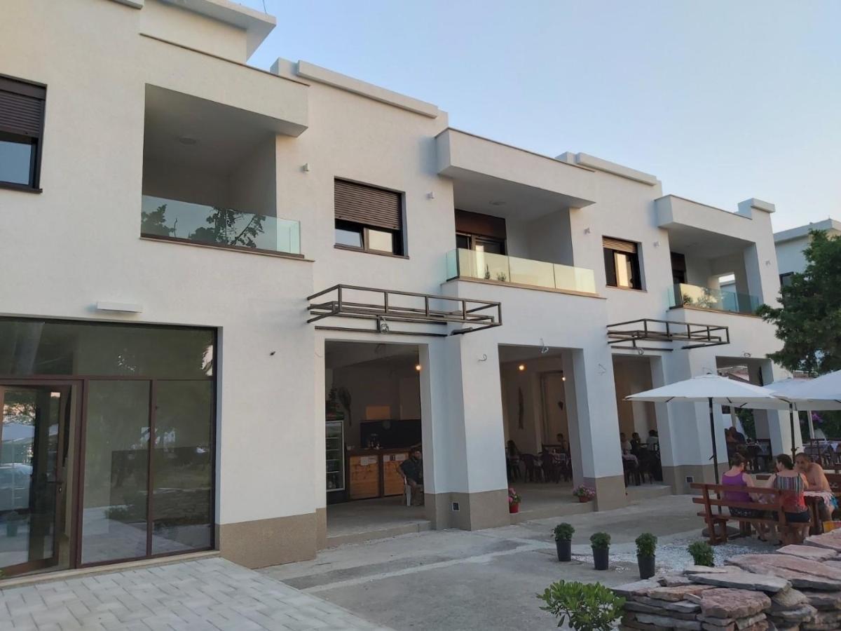 Zia Apartments バール エクステリア 写真