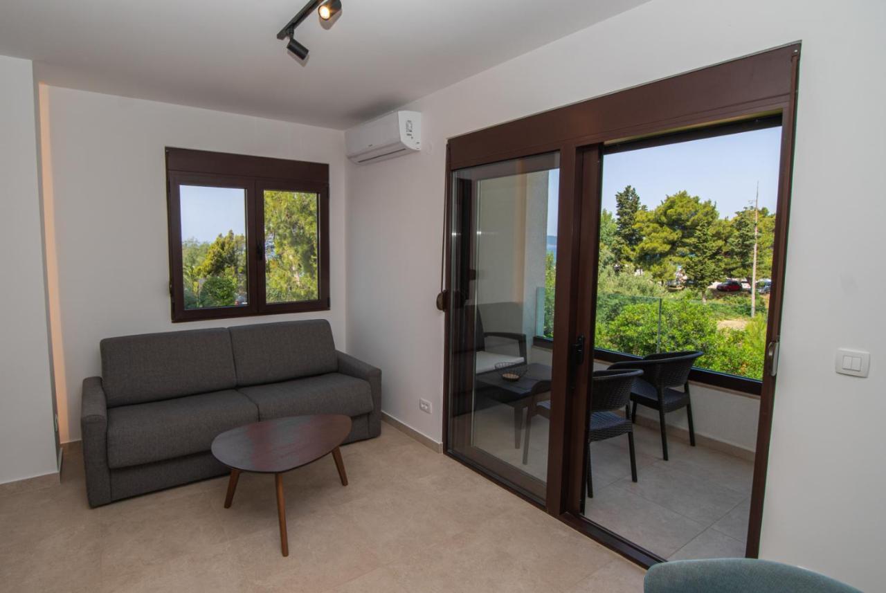 Zia Apartments バール エクステリア 写真