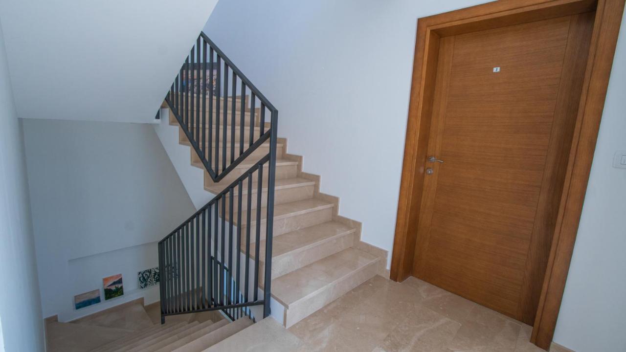 Zia Apartments バール エクステリア 写真